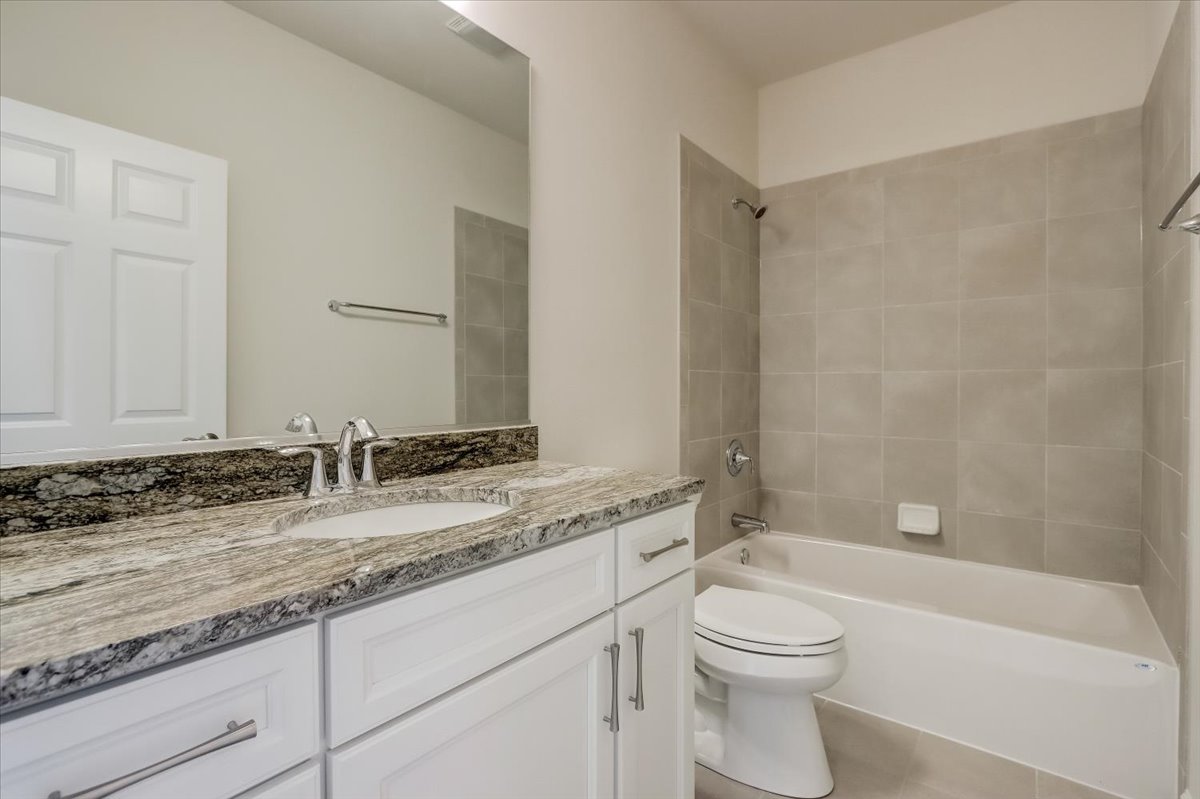 Stone Ridge Southfork Ranch Hall Bathroom