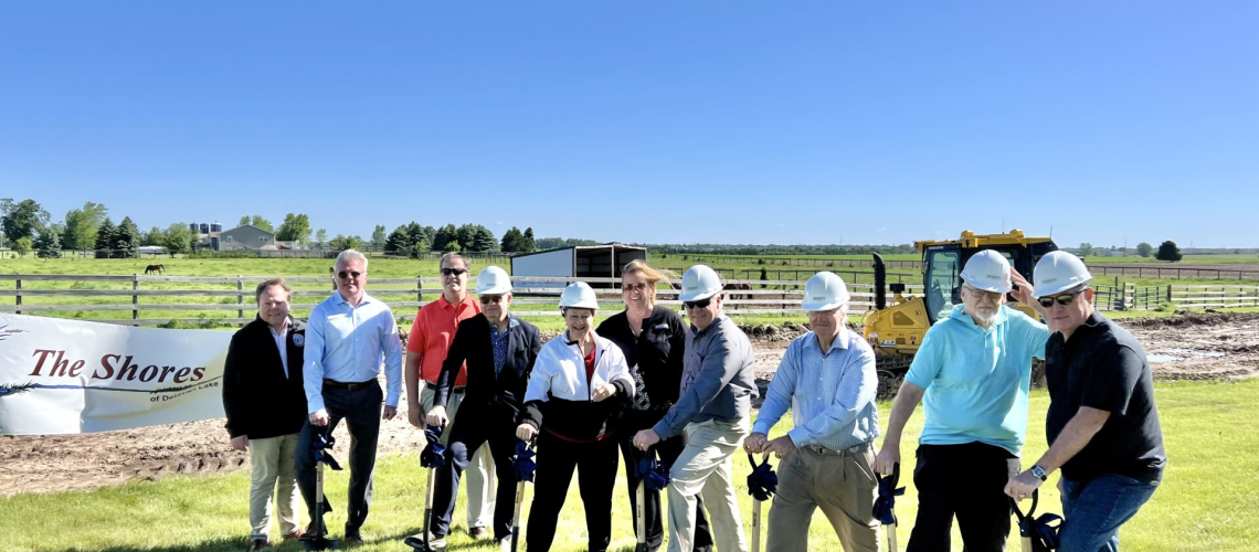 Large Group Shovel Shot